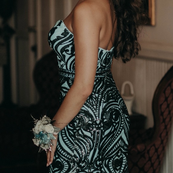 Panoply Prom Dress For Sale!!! Style 14006! Blue with black detailing, size 6!!! - Picture 2 of 4